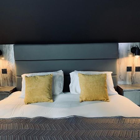 בלקפול Breeze Suites - Luxury Group Accom - Sleeps 19 מראה חיצוני תמונה