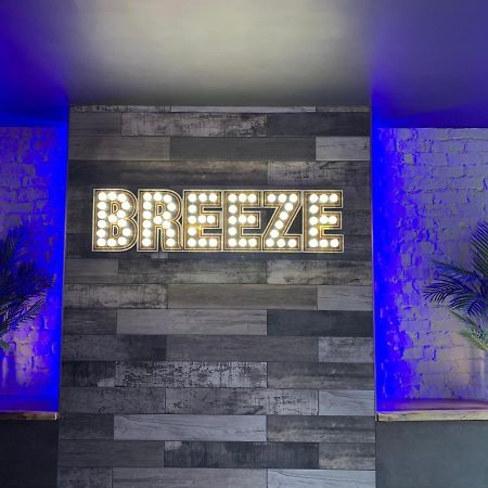בלקפול Breeze Suites - Luxury Group Accom - Sleeps 19 מראה חיצוני תמונה