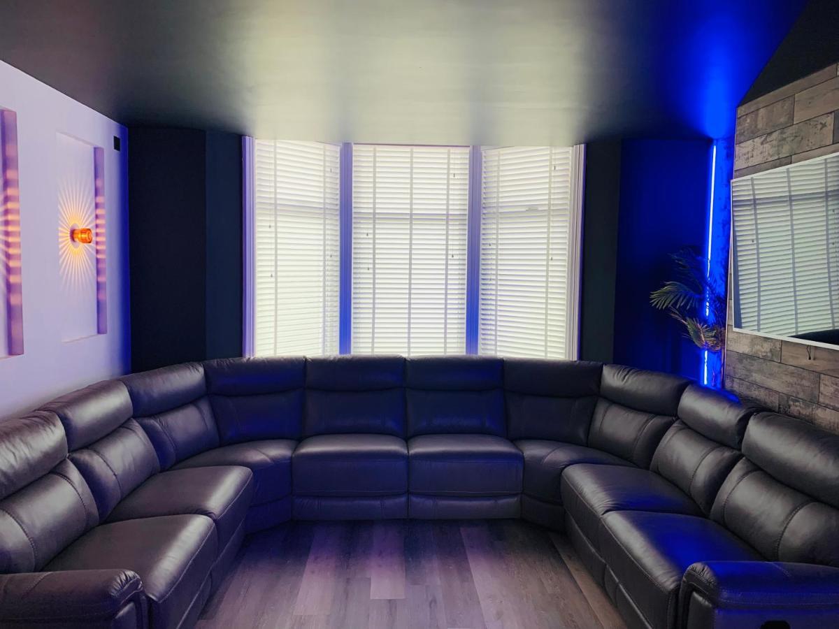 בלקפול Breeze Suites - Luxury Group Accom - Sleeps 19 מראה חיצוני תמונה