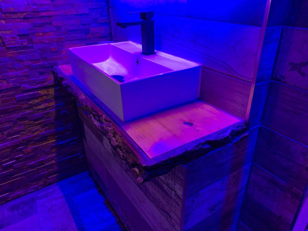 בלקפול Breeze Suites - Luxury Group Accom - Sleeps 19 מראה חיצוני תמונה