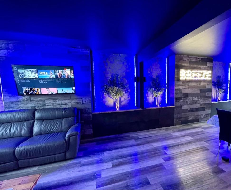 בלקפול Breeze Suites - Luxury Group Accom - Sleeps 19 מראה חיצוני תמונה