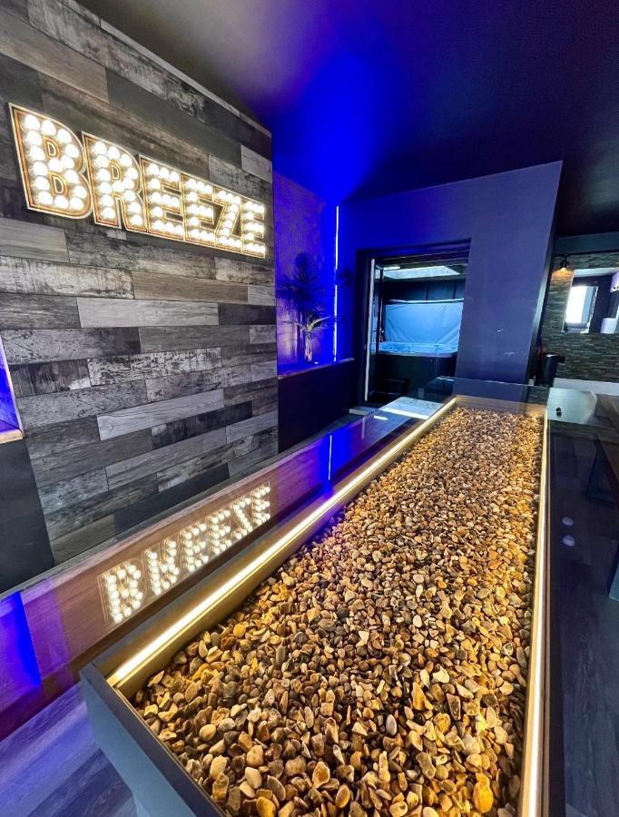 בלקפול Breeze Suites - Luxury Group Accom - Sleeps 19 מראה חיצוני תמונה